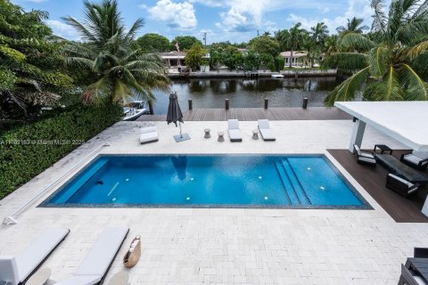 Casa en venta en North Miami, Florida, 8 dormitorios, 434.13 m2 № 1859955 - foto 30