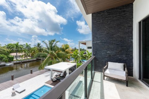 Casa en venta en North Miami, Florida, 8 dormitorios, 434.13 m2 № 1859955 - foto 29