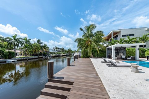 Casa en venta en North Miami, Florida, 8 dormitorios, 434.13 m2 № 1859955 - foto 8