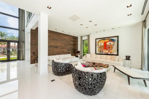 Casa en venta en North Miami, Florida, 8 dormitorios, 434.13 m2 № 1859955 - foto 17