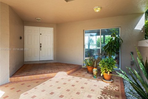 Casa en venta en Doral, Florida, 4 dormitorios, 248.51 m2 № 2029915 - foto 10