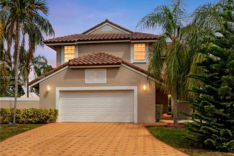Casa en Doral, Florida 4 dormitorios, 248.51 m2 № 2029915