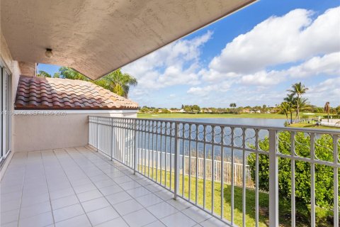 Casa en venta en Doral, Florida, 4 dormitorios, 248.51 m2 № 2029915 - foto 27