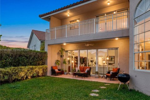 Casa en venta en Doral, Florida, 4 dormitorios, 248.51 m2 № 2029915 - foto 3