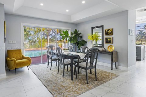 Casa en venta en Doral, Florida, 4 dormitorios, 248.51 m2 № 2029915 - foto 15