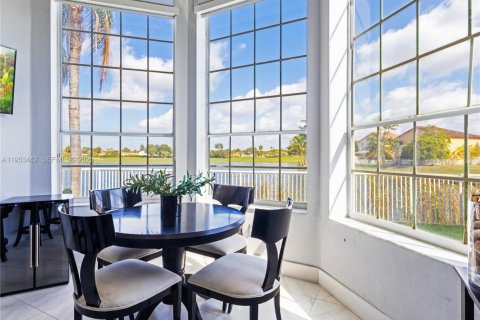 Casa en venta en Doral, Florida, 4 dormitorios, 248.51 m2 № 2029915 - foto 21