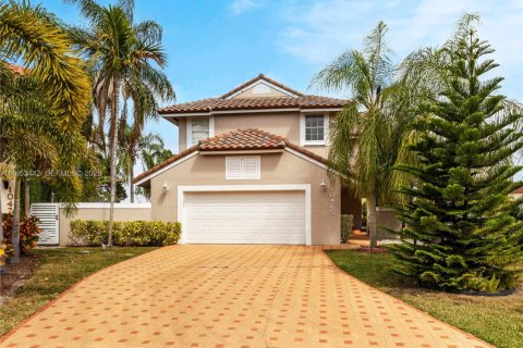 Casa en venta en Doral, Florida, 4 dormitorios, 248.51 m2 № 2029915 - foto 8