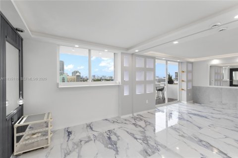 Condominio en venta en Miami Beach, Florida, 1 dormitorio, 61.22 m2 № 2090269 - foto 9