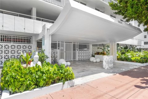Condominio en venta en Miami Beach, Florida, 1 dormitorio, 61.22 m2 № 2090269 - foto 25