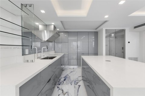 Condominio en venta en Miami Beach, Florida, 1 dormitorio, 61.22 m2 № 2090269 - foto 20