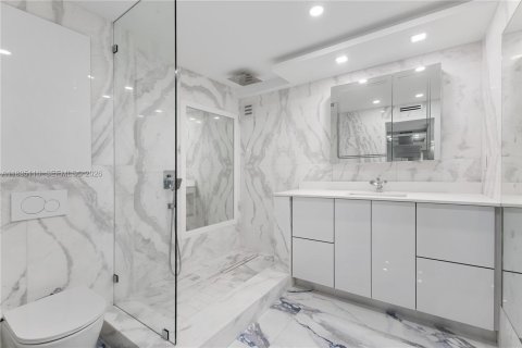 Condominio en venta en Miami Beach, Florida, 1 dormitorio, 61.22 m2 № 2090269 - foto 10