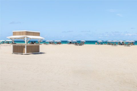 Condominio en venta en Miami Beach, Florida, 1 dormitorio, 61.22 m2 № 2090269 - foto 28