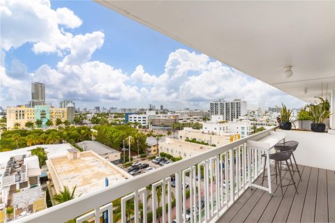 Condominio en venta en Miami Beach, Florida, 1 dormitorio, 61.22 m2 № 2090269 - foto 2