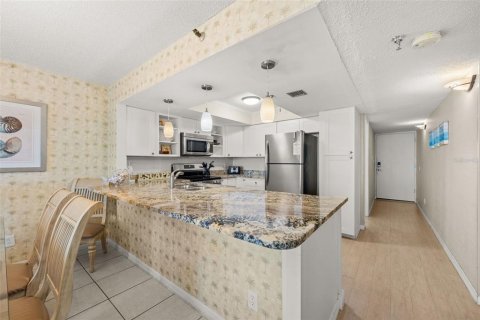 Condominio en venta en Indian Shores, Florida, 3 dormitorios, 109.62 m2 № 2224327 - foto 9