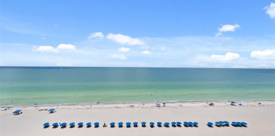 Condominio en Indian Shores, Florida, 3 dormitorios  № 2224327