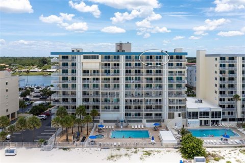 Condominio en venta en Indian Shores, Florida, 3 dormitorios, 109.62 m2 № 2224327 - foto 2