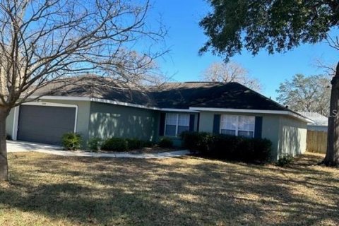 House in Ocala, Florida 3 bedrooms, 148.27 sq.m. № 1831978 - photo 1