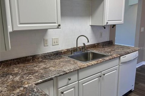 House in Ocala, Florida 3 bedrooms, 148.27 sq.m. № 1831978 - photo 3