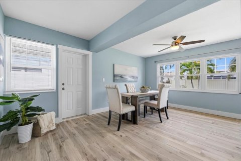 Casa en venta en Belleair Beach, Florida, 2 dormitorios, 157.75 m2 № 2150851 - foto 25