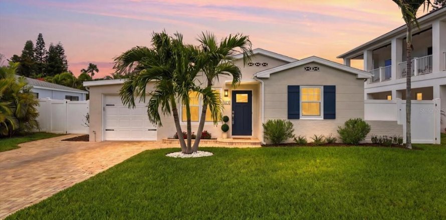 Casa en Belleair Beach, Florida 2 dormitorios, 157.75 m2 № 2150851