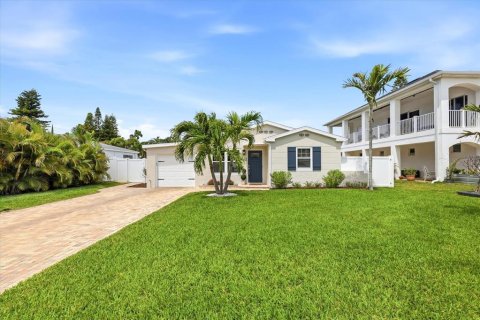 Casa en venta en Belleair Beach, Florida, 2 dormitorios, 157.75 m2 № 2150851 - foto 3