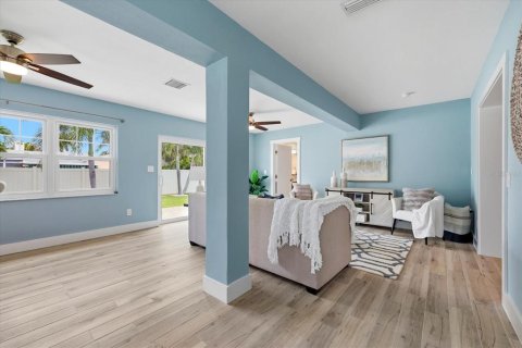 Casa en venta en Belleair Beach, Florida, 2 dormitorios, 157.75 m2 № 2150851 - foto 26
