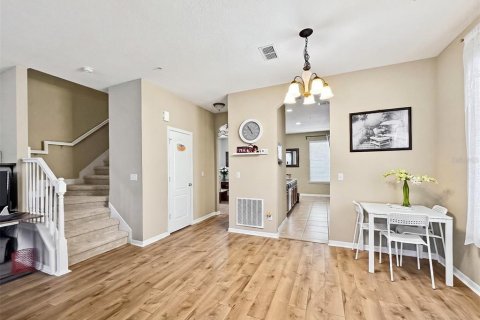 Touwnhouse à vendre à Lake Mary, Floride: 3 chambres, 214.33 m2 № 2215639 - photo 3
