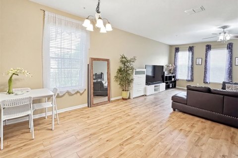 Touwnhouse à vendre à Lake Mary, Floride: 3 chambres, 214.33 m2 № 2215639 - photo 5