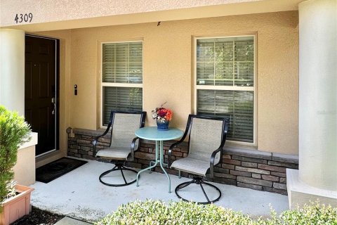 Touwnhouse à vendre à Lake Mary, Floride: 3 chambres, 214.33 m2 № 2215639 - photo 2