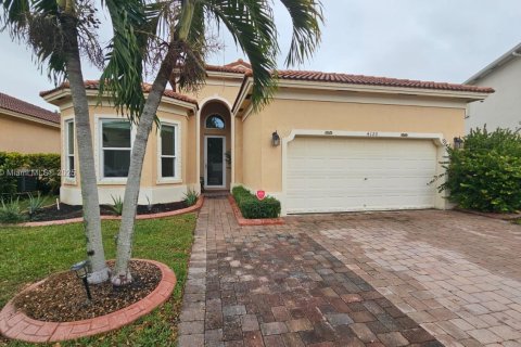 House in Homestead, Florida 5 bedrooms, 188.03 sq.m. № 2012485