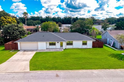 Villa ou maison à Ocala, Floride 3 chambres, 135.82 m2 № 2383665