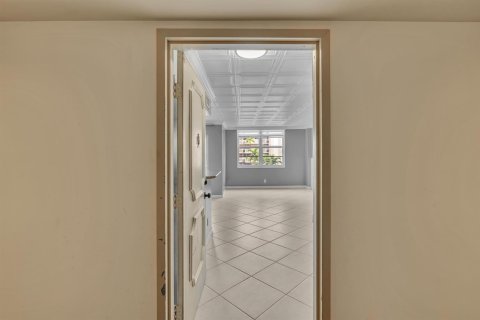 Condominio en venta en Fort Lauderdale, Florida, 2 dormitorios, 94.76 m2 № 2153666 - foto 3
