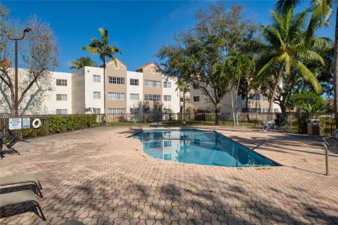 Снять в аренду кондоминиум в Хайалиа, Флорида 2 спальни, 93.27м2, № 1949641 - фото 4