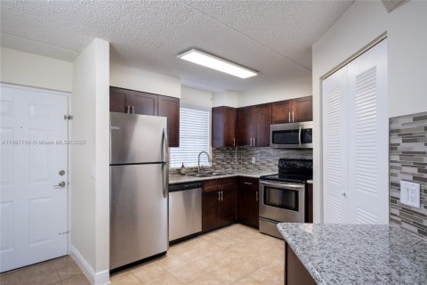 Снять в аренду кондоминиум в Хайалиа, Флорида 2 спальни, 93.27м2, № 1949641 - фото 8