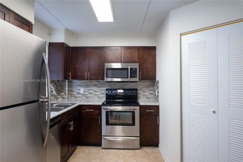 Снять в аренду кондоминиум в Хайалиа, Флорида 2 спальни, 93.27м2, № 1949641 - фото 9