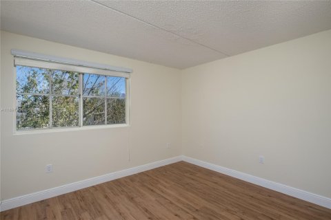 Снять в аренду кондоминиум в Хайалиа, Флорида 2 спальни, 93.27м2, № 1949641 - фото 16