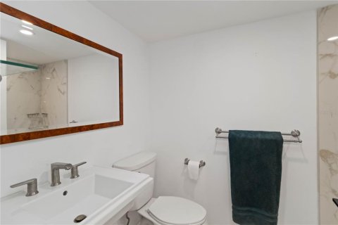 Condominio en venta en Sarasota, Florida, 2 dormitorios, 140.1 m2 № 1717772 - foto 13