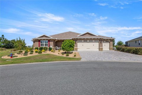 House in Ocala, Florida 3 bedrooms, 261.52 sq.m. № 2199732