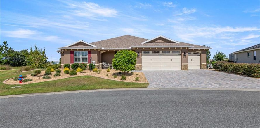 House in Ocala, Florida 3 bedrooms, 261.52 sq.m. № 2199732