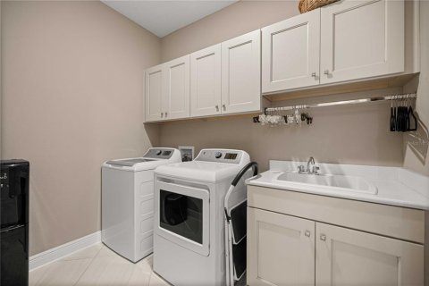 House in Ocala, Florida 3 bedrooms, 261.52 sq.m. № 2199732 - photo 22