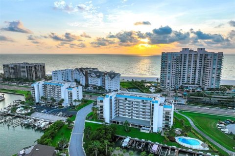 Condominio en Clearwater, Florida, 2 dormitorios  № 2267509