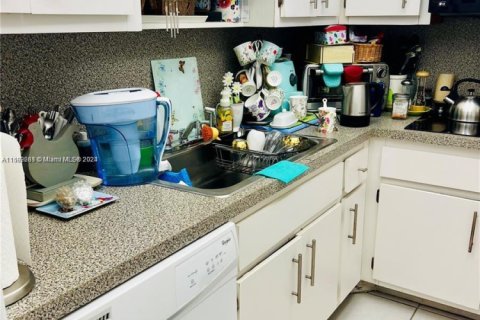 Купить кондоминиум в Санни-Айлс-Бич, Флорида 1 спальня, 64.75м2, № 1984848 - фото 30