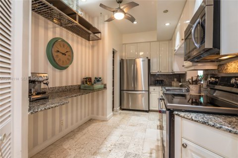 Copropriété à louer à Miami, Floride: 2 chambres, 166.3 m2 № 2076195 - photo 8