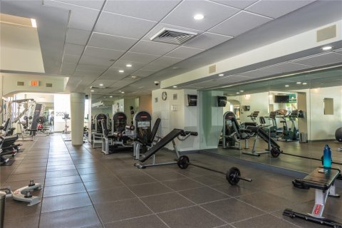 Copropriété à louer à Miami, Floride: 2 chambres, 166.3 m2 № 2076195 - photo 28