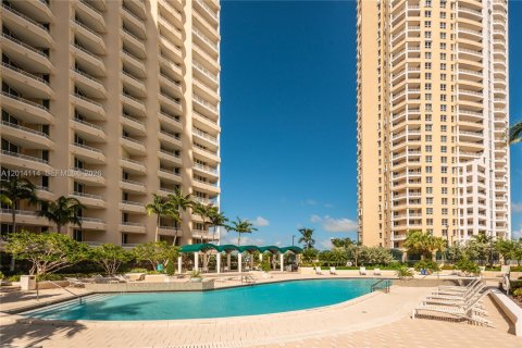 Copropriété à louer à Miami, Floride: 2 chambres, 166.3 m2 № 2076195 - photo 2