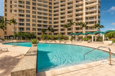 Copropriété à louer à Miami, Floride: 2 chambres, 166.3 m2 № 2076195 - photo 24
