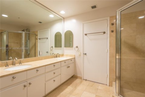 Copropriété à louer à Miami, Floride: 2 chambres, 166.3 m2 № 2076195 - photo 14