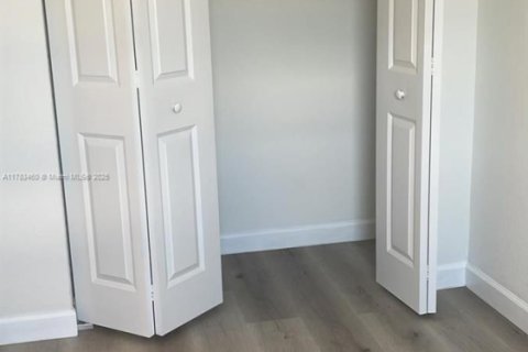 Touwnhouse à vendre à Pembroke Pines, Floride: 4 chambres, 175.4 m2 № 1891971 - photo 19