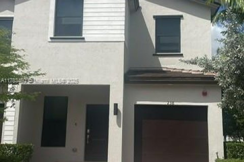 Touwnhouse à vendre à Pembroke Pines, Floride: 4 chambres, 175.4 m2 № 1891971 - photo 1