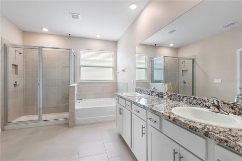 House in Wesley Chapel, Florida 4 bedrooms, 237.55 sq.m. № 1772046 - photo 23